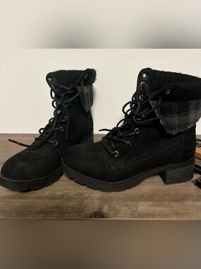 Women’s Black Lace-Up Ankle Boots